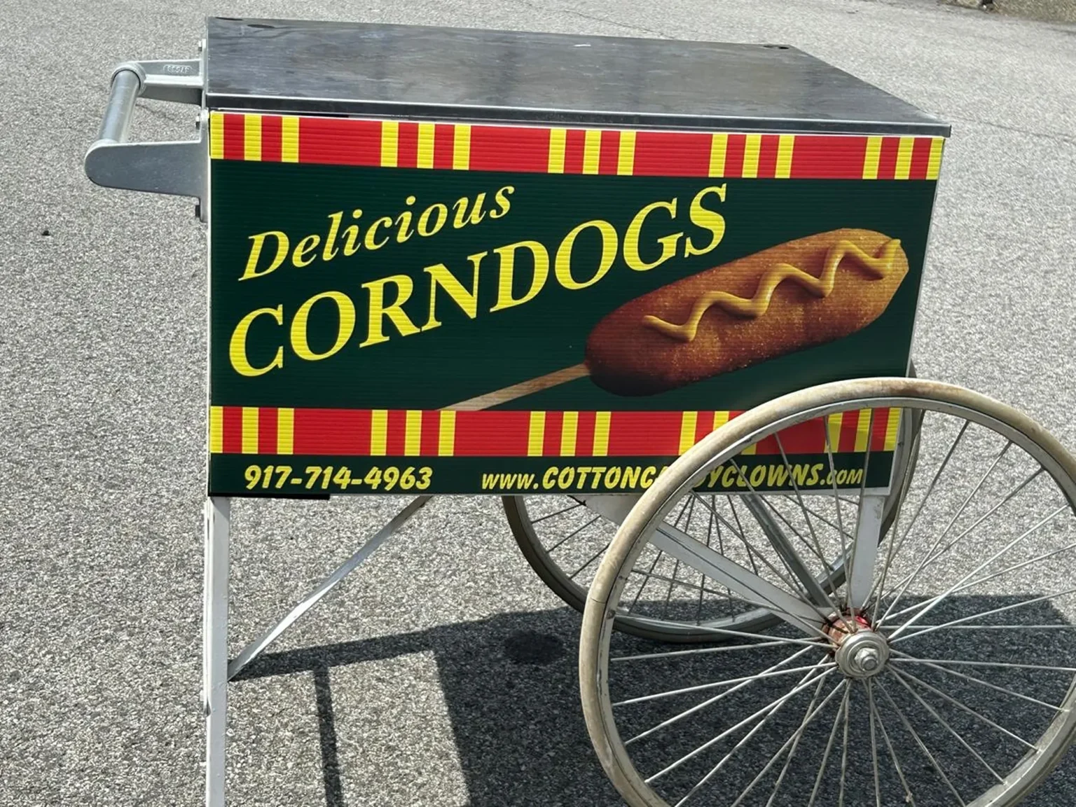 cotton-candy-clowns-corndog-cart-001