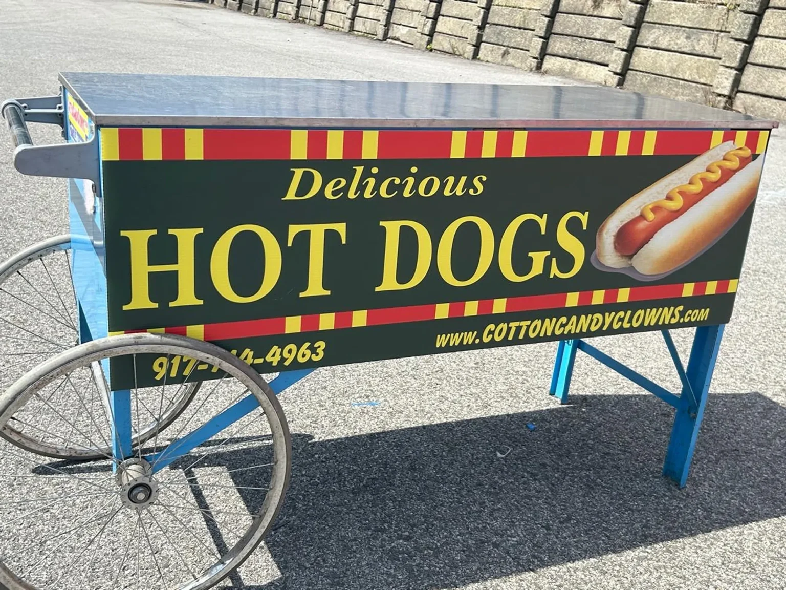 cotton-candy-clowns-hotdog-cart-001