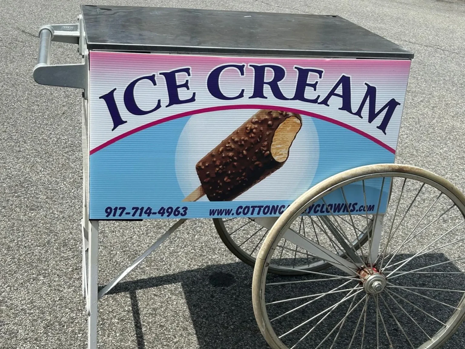 cotton-candy-clowns-ice-cream-cart-001