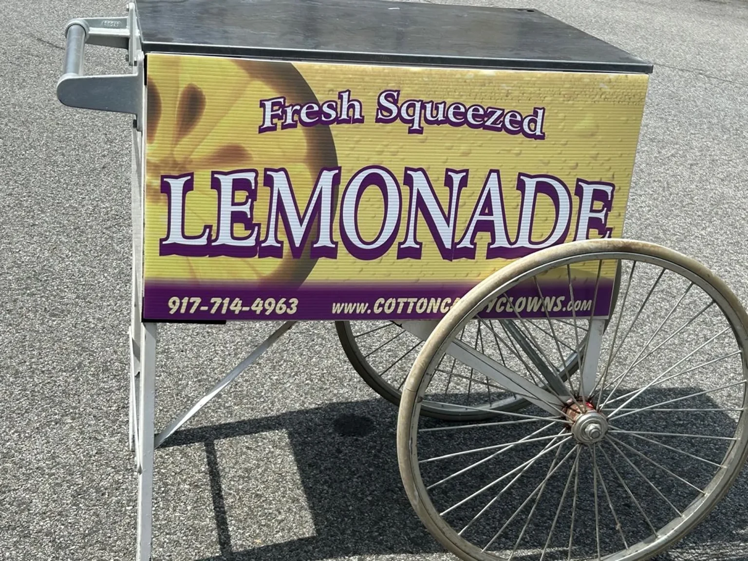 cotton-candy-clowns-lemonade-cart-001